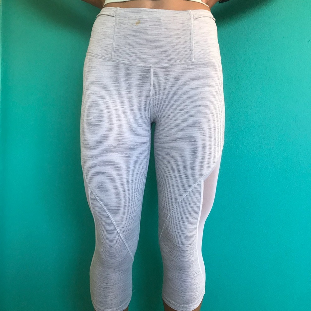 White with light gray Sun runner crop
